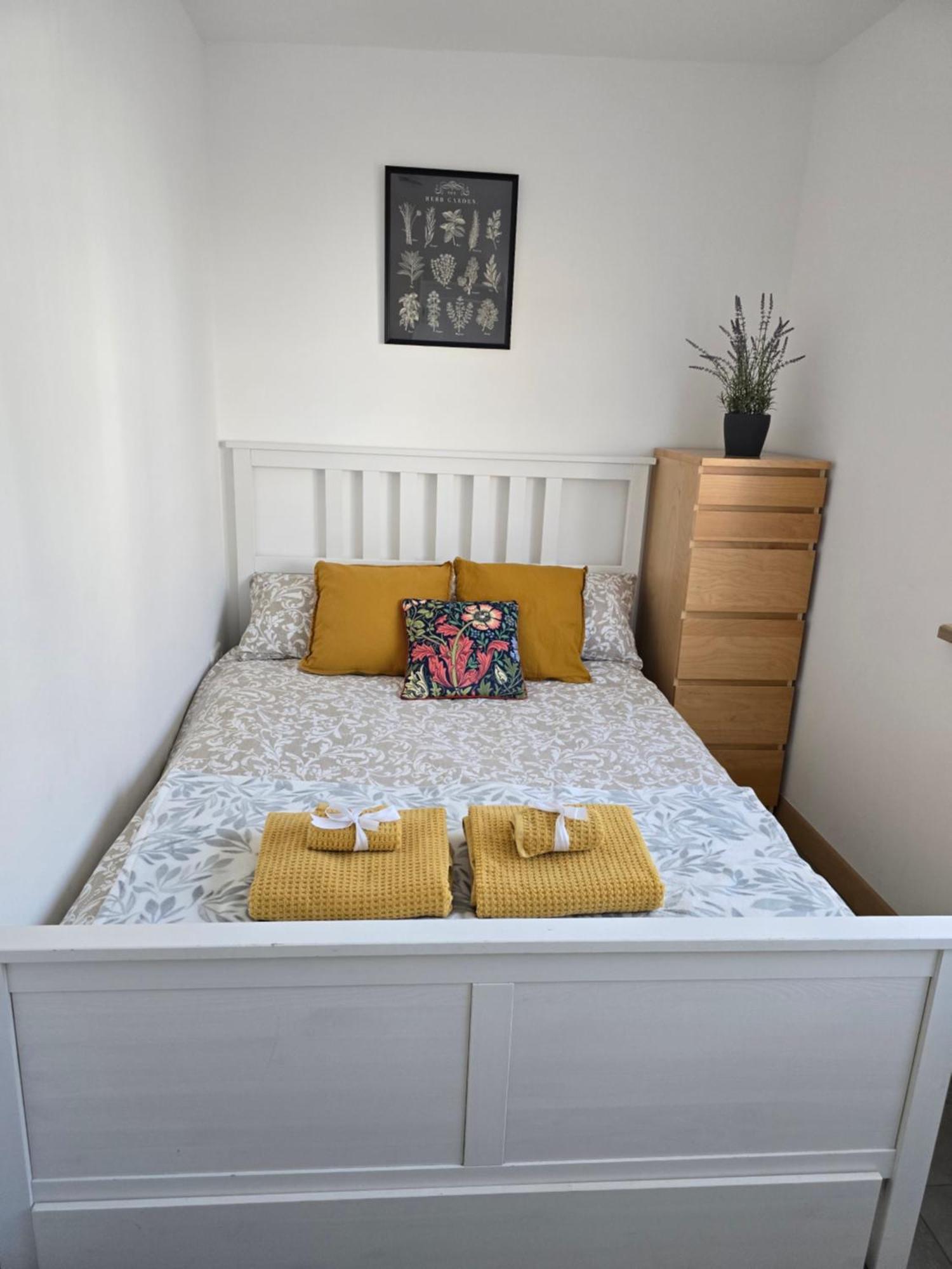 Modern Two Bedroom House * Ormiston